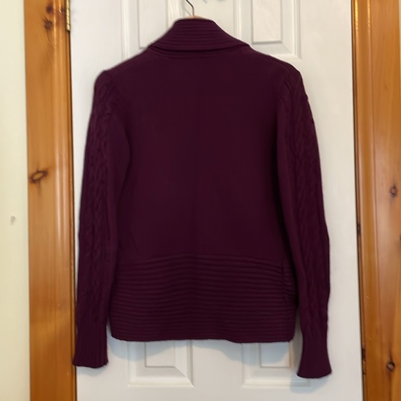 Cropped sweater cardigan. - Picture 3 of 6